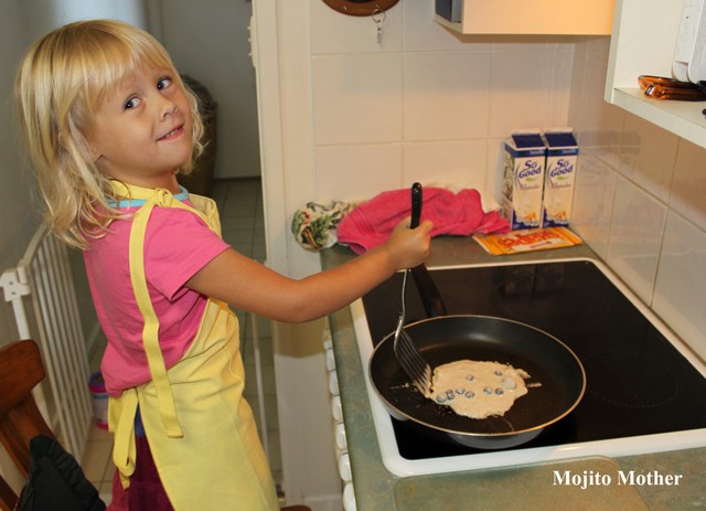 Cooking blueberry pancakes