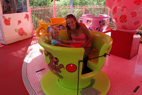 Dorothy's rosy tea cups Dreamworld Gold Coast